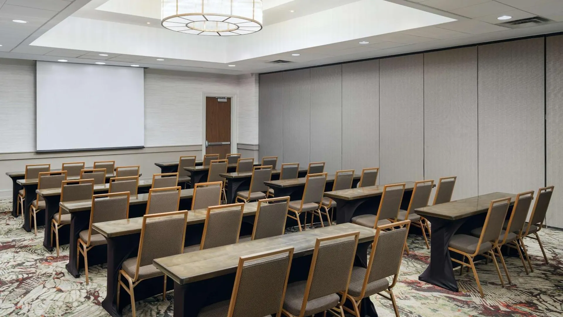 Hotel Embassy Suites By Hilton Memphis East Germantown Area