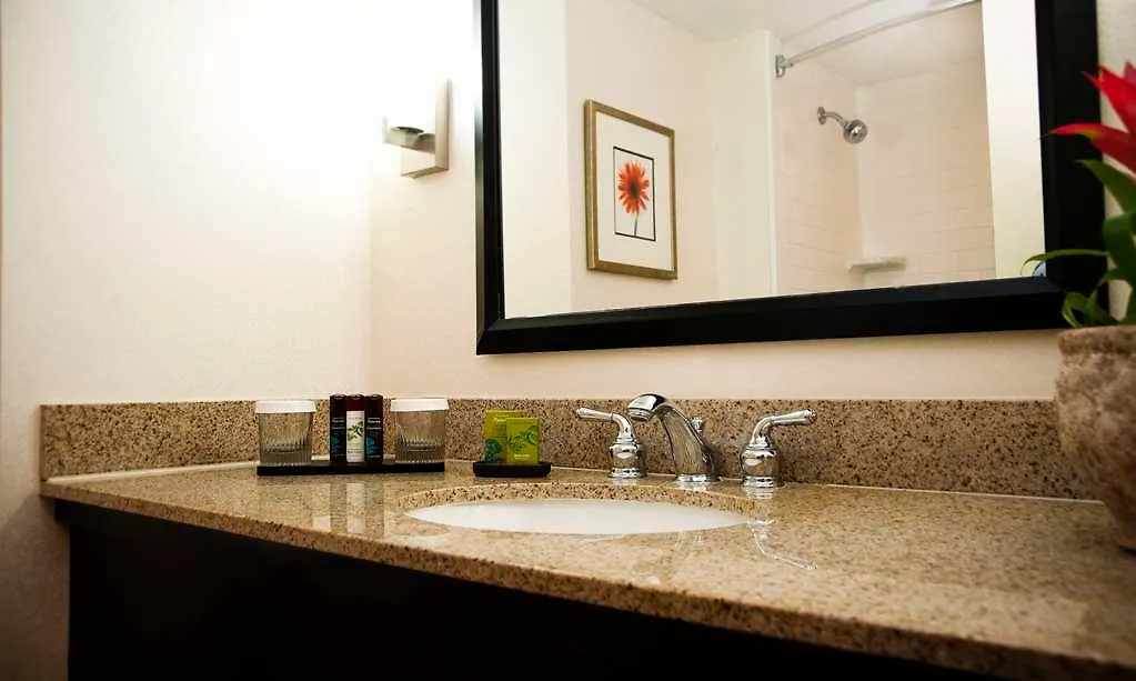 Hotel Embassy Suites By Hilton Memphis East Germantown Area