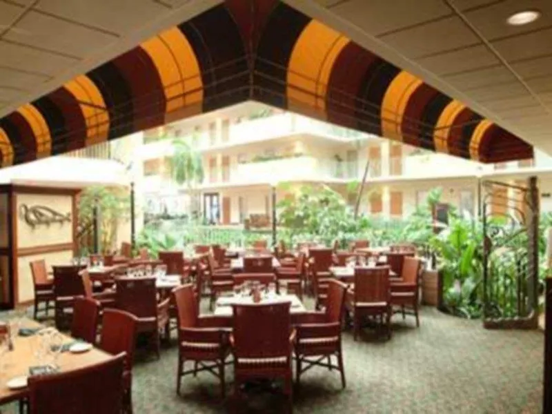 Hotel Embassy Suites By Hilton Memphis East Germantown Area